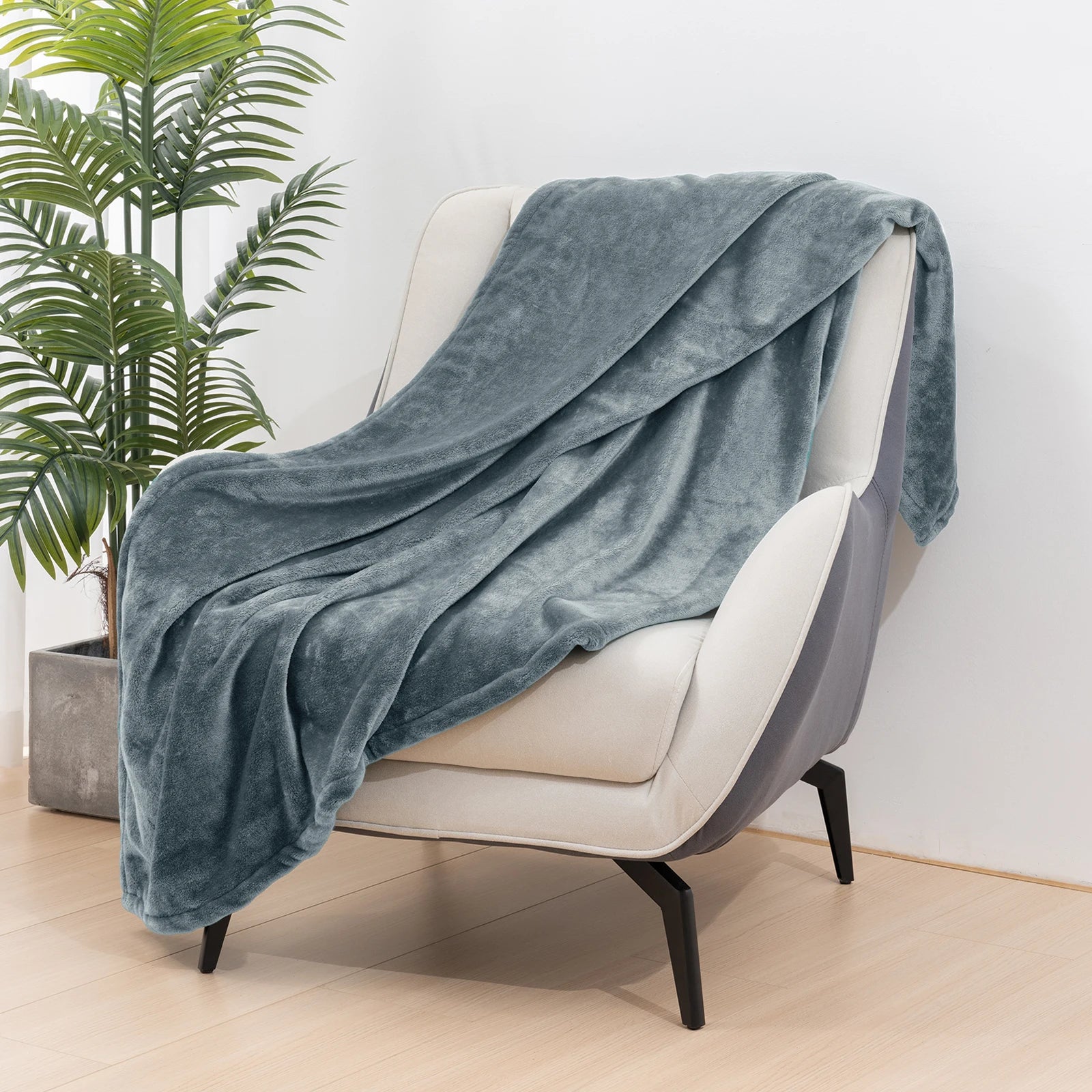 Soft Cozy Double-Sided Fleece Blanket